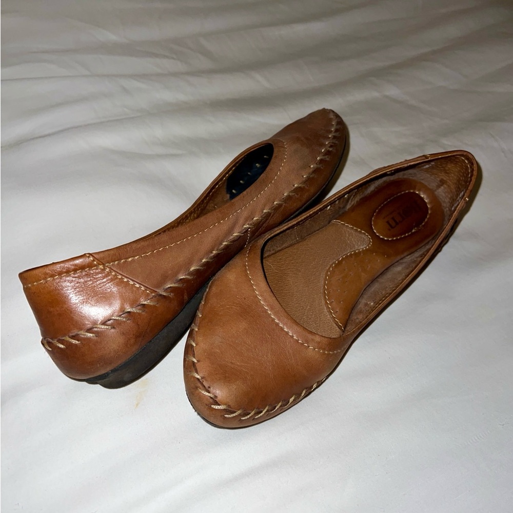 Born Women's Yara Mouton Full Grain Leather Slip-On Flats Brand New Size 9 /40.5